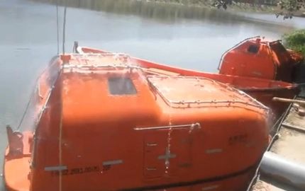 Kebakaran dilindungi jenis bot bawaan udara air semburan ujian